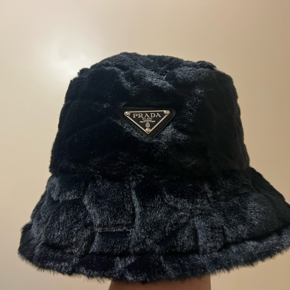 🔥Fluffy Prada Bucket Hat🔥 - Picture 1 of 4